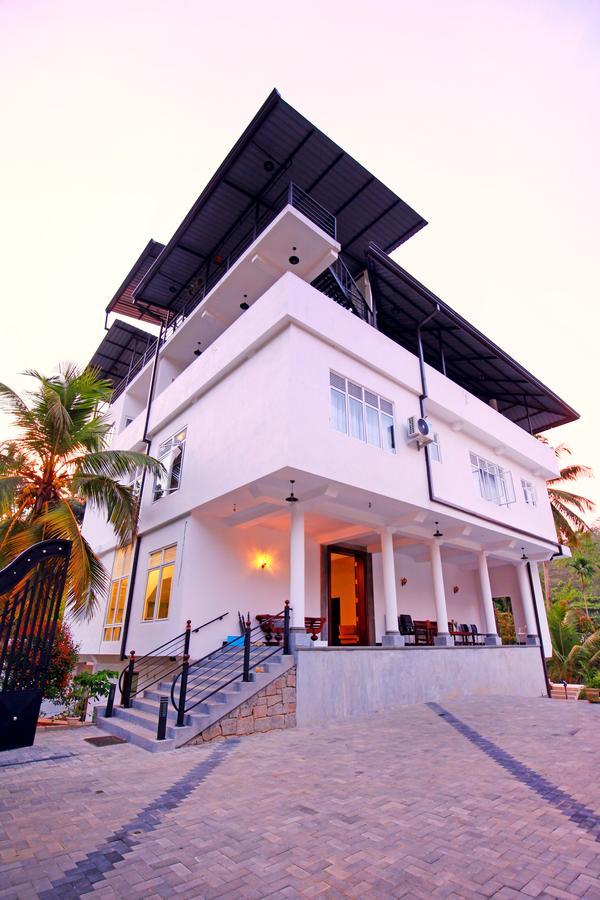Lavenro Hotel&Resort Deniyaya Exterior foto